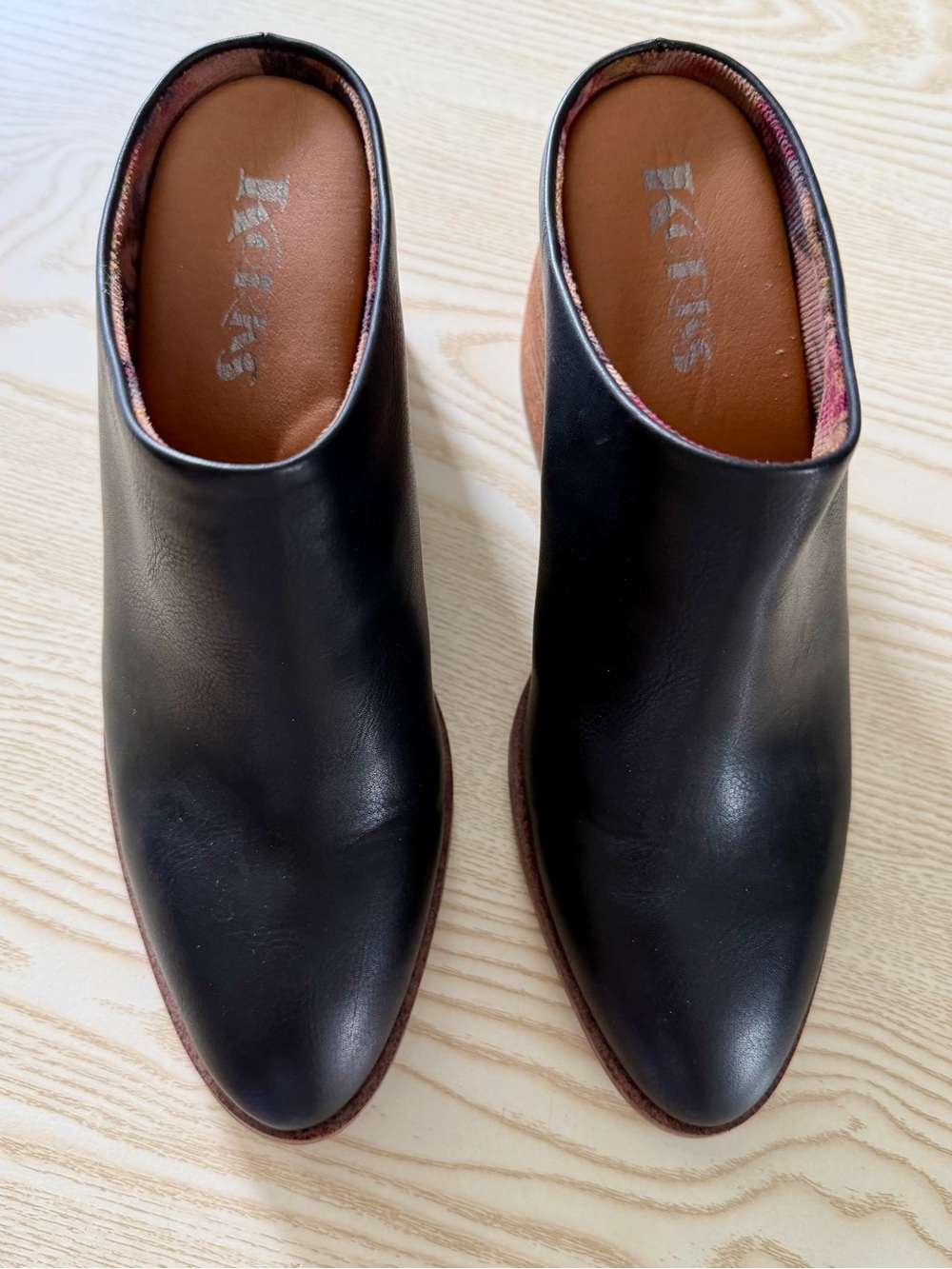 KORKS Black Leather Slip-On Mules